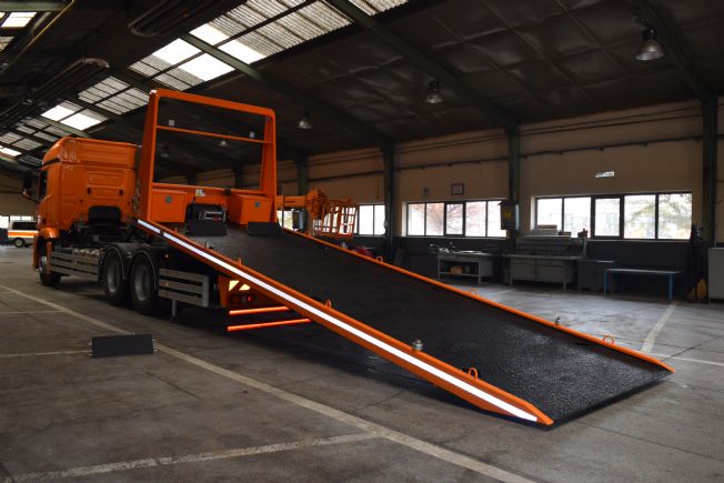 Slide Bed Recovery Truck